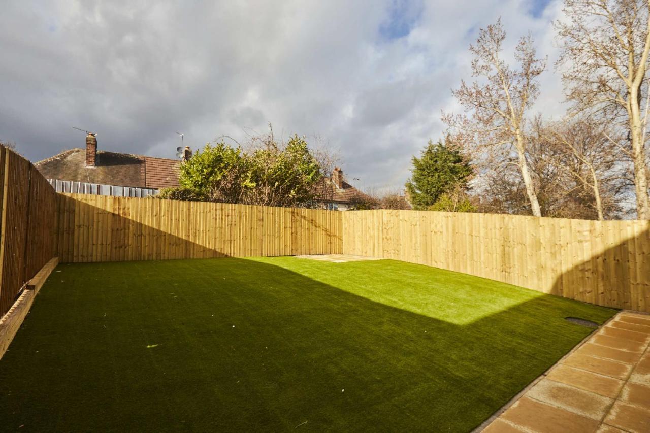 Homebird Property - The Willows Leeds  Eksteriør bilde